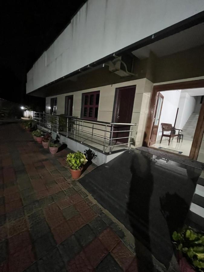 Kalyānpur Delta Hospitality - Sea Facing Rooms With A Private Beach מראה חיצוני תמונה
